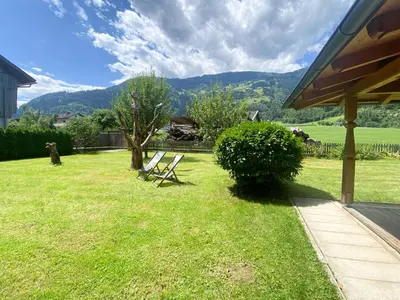 Ein allgemeiner Bergblick oder ein Berglick von der Ferienwohnung aus