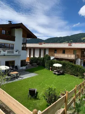 Ein allgemeiner Bergblick oder ein Berglick von der Ferienwohnung aus