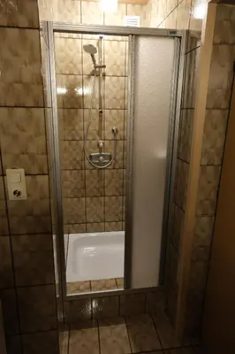 Ein Badezimmer in der Unterkunft Apart Moidl mit privatem Pool