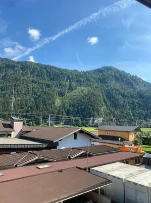 Ein allgemeiner Bergblick oder ein Berglick von der Ferienwohnung aus