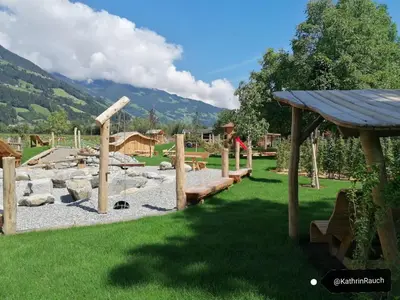 Ein allgemeiner Bergblick oder ein Berglick von des Privatzimmers aus