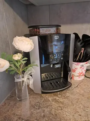 Kaffee-/Teezubehör in der Unterkunft Apartment Wasserfall im Zillertal - Oasis of Peace with Panoramic Terrace, near Fügen