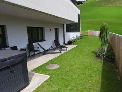 Ein Garten an der Unterkunft Studio Weitblick