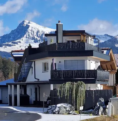 Ein allgemeiner Bergblick oder ein Berglick von der Ferienwohnung aus