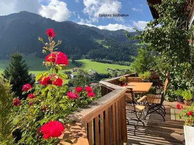Ein allgemeiner Bergblick oder ein Berglick von der Ferienwohnung aus