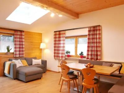 Ein Sitzbereich in der Unterkunft Haus Thussn, Ferienwohnung für Familien und Paare