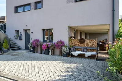 Das Gebäude in dem sich die Ferienwohnung befindet