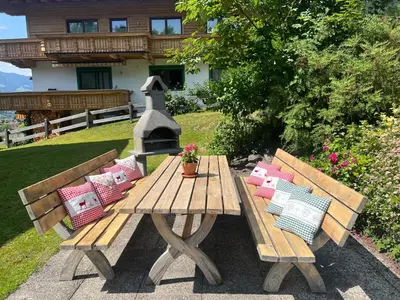 Ein Garten an der Unterkunft Ferienwohnung Gamsbock Panorama View Balkon, Gartensauna, Garten, Grillplatz