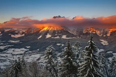 Ein allgemeiner Bergblick oder ein Berglick von der Ferienwohnung aus