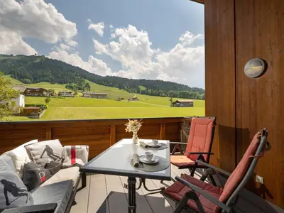 Ein allgemeiner Bergblick oder ein Berglick von der Ferienwohnung aus