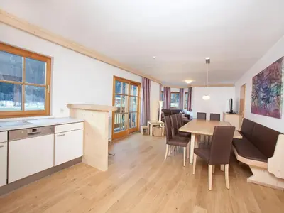Küche/Küchenzeile in der Unterkunft Chalet in Pinzgau near Wildkogel Arena