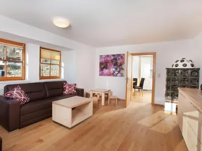 Ein Sitzbereich in der Unterkunft Apartment Wald im Pinzgau near Ski Lift