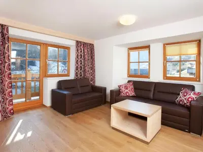 Ein Sitzbereich in der Unterkunft Apartment Wald im Pinzgau near Ski Lift