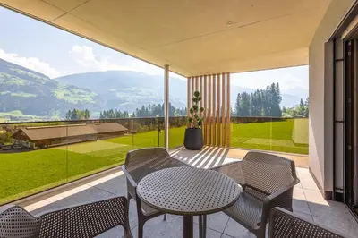 Ein allgemeiner Bergblick oder ein Berglick von der Ferienwohnung aus