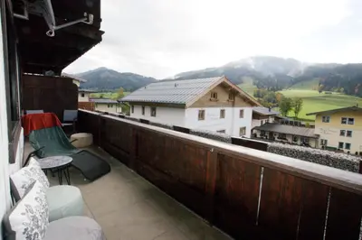 Ein allgemeiner Bergblick oder ein Berglick von der Ferienwohnung aus
