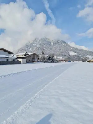 Ein allgemeiner Bergblick oder ein Berglick von der Ferienwohnung aus