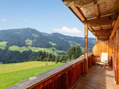 Ein allgemeiner Bergblick oder ein Berglick von der Ferienwohnung aus