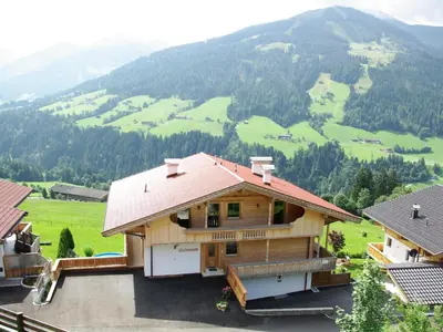Ein allgemeiner Bergblick oder ein Berglick von der Ferienwohnung aus