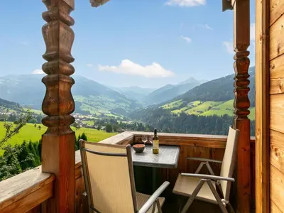 Ein allgemeiner Bergblick oder ein Berglick von der Ferienwohnung aus
