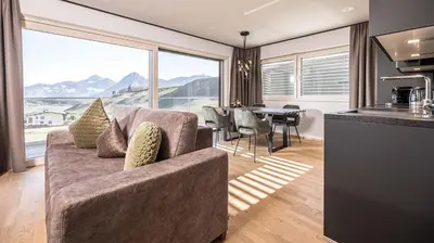 Ein allgemeiner Bergblick oder ein Berglick von der Ferienwohnung aus