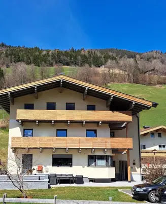 Ein allgemeiner Bergblick oder ein Berglick von der Ferienwohnung aus