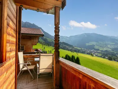 Ein allgemeiner Bergblick oder ein Berglick von der Ferienwohnung aus