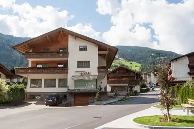 Ein allgemeiner Bergblick oder ein Berglick von der Ferienwohnung aus