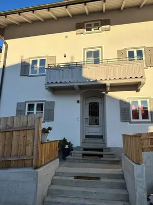 Das Gebäude in dem sich die Ferienwohnung befindet