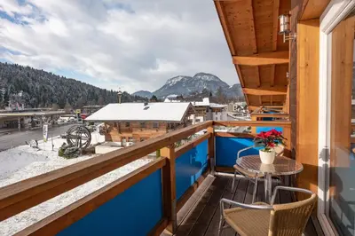 Ein allgemeiner Bergblick oder ein Berglick von der Ferienwohnung aus