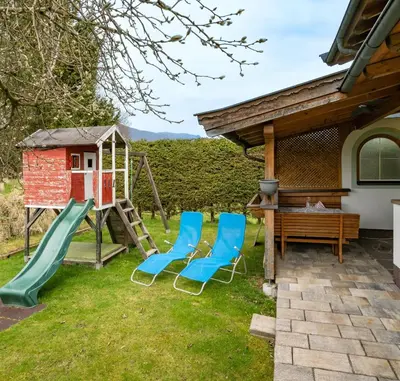 Ein Garten an der Unterkunft Ferienwohnung Stock