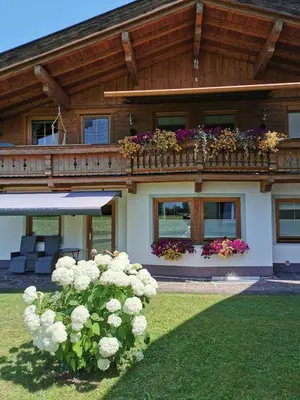 Ein Garten an der Unterkunft Ferienwohnung Stock