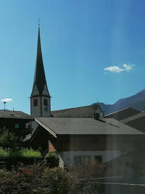Ein allgemeiner Bergblick oder ein Berglick von der Ferienwohnung aus