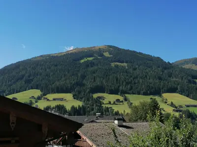 Ein allgemeiner Bergblick oder ein Berglick von der Ferienwohnung aus