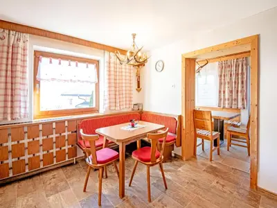 Ein Sitzbereich in der Unterkunft Beautiful holiday home in a stunning location with sauna