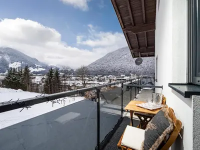 Ein allgemeiner Bergblick oder ein Berglick von der Ferienwohnung aus