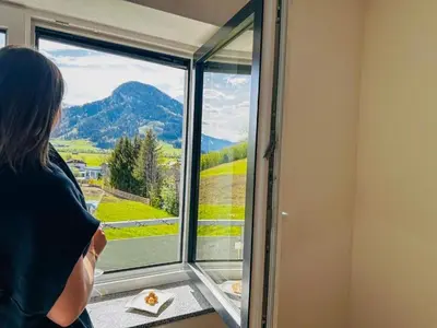 Ein allgemeiner Bergblick oder ein Berglick von der Ferienwohnung aus