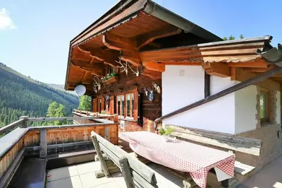 Ein allgemeiner Bergblick oder ein Berglick von der Ferienwohnung aus