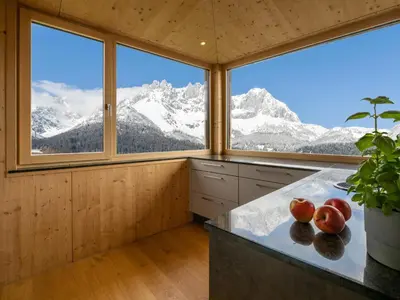 Ein allgemeiner Bergblick oder ein Berglick von der Ferienwohnung aus