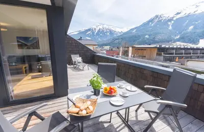 Ein allgemeiner Bergblick oder ein Berglick von der Ferienwohnung aus