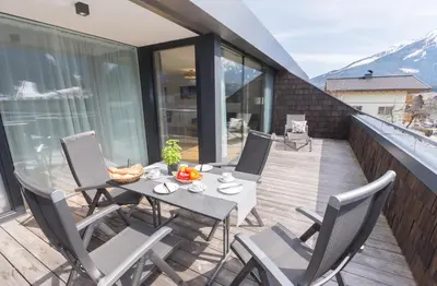 Ein allgemeiner Bergblick oder ein Berglick von der Ferienwohnung aus