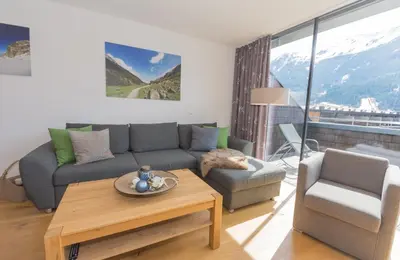 Ein allgemeiner Bergblick oder ein Berglick von der Ferienwohnung aus