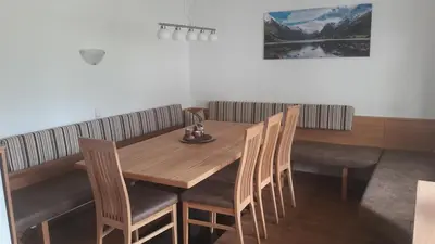 Ein Sitzbereich in der Unterkunft Ferienwohnung Birkenheim