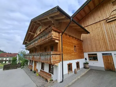 Das Gebäude in dem sich die Ferienwohnung befindet