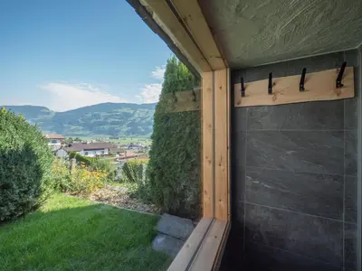 Ein allgemeiner Bergblick oder ein Berglick von des Ferienhauses aus