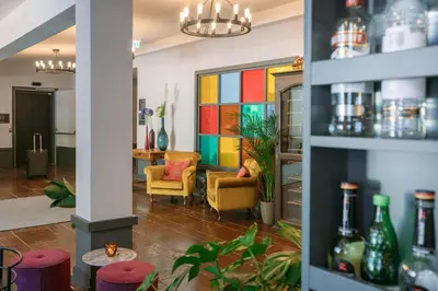Ein Sitzbereich in der Unterkunft HENRI Hotel Kitzbühel