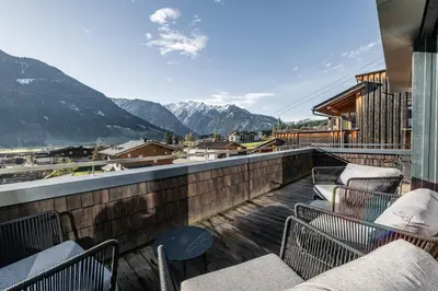 Ein allgemeiner Bergblick oder ein Berglick von der Ferienwohnung aus