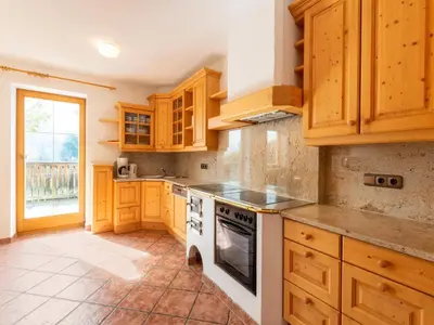 Küche/Küchenzeile in der Unterkunft Welcoming apartment in Stummerberg with terrace